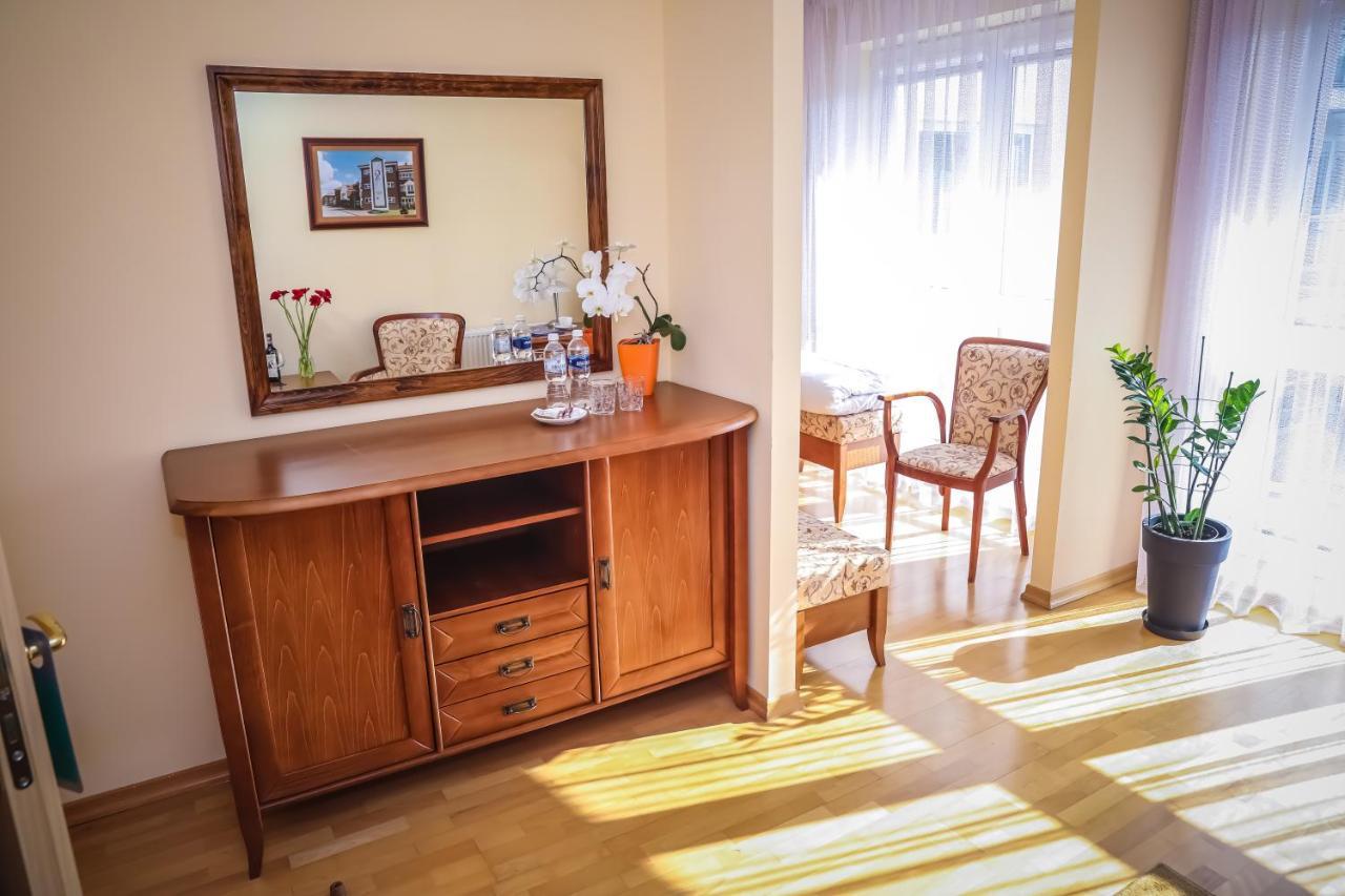 Hotel Uniwersytecki Stary Toruń Eksteriør billede